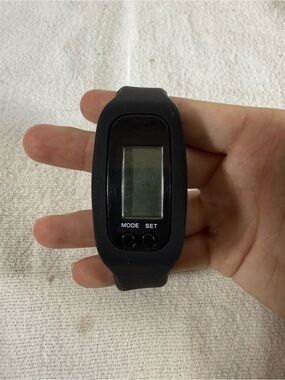 Crane Compact Black Digital Fitness Band with Mode/Set Controls *Needs Charged*